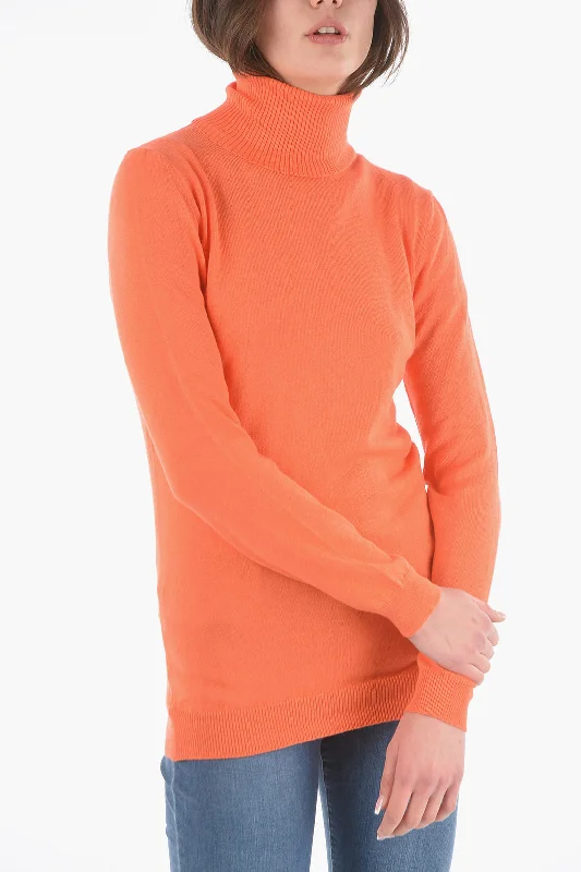 Practical Style Woolrich Cotton and Cashmere Turtle-Neck Sweater