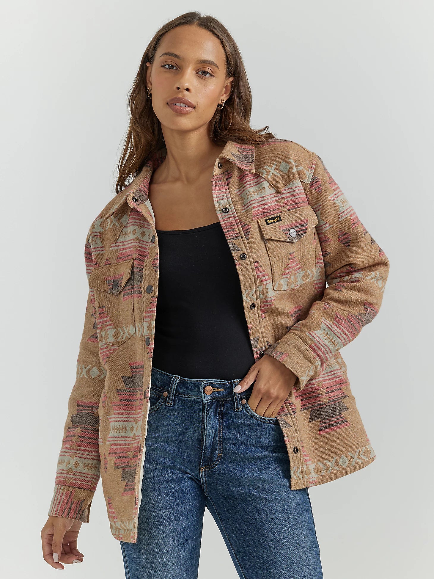 Fashionable And Fashionable Wrangler Retro Women's Southwestern Jacquard Shacket in Dune