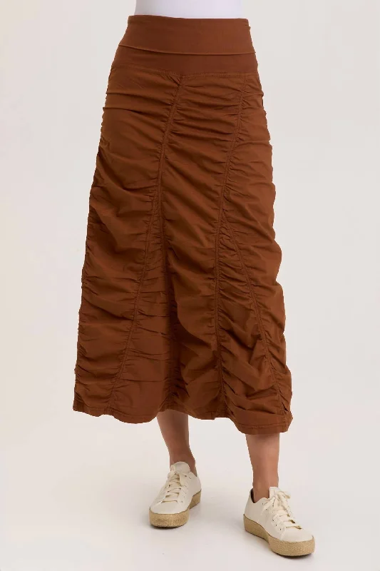 Quality Tailoring Gored Peasant Skirt In Russet Pigment