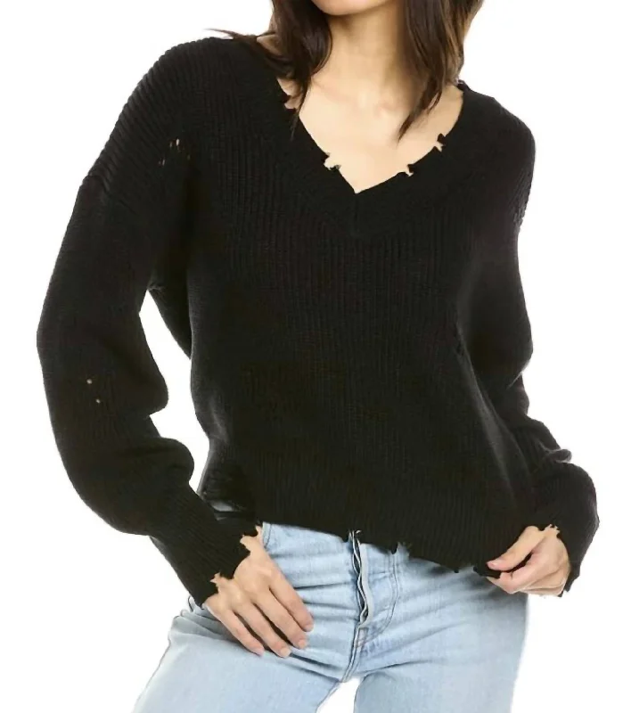 Fashion Touch Distressed Shaker V Neck Sweater In Black