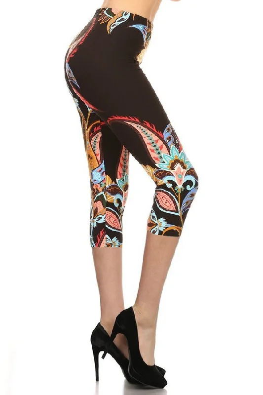 Personalized Design Paisley Floral Pattern Printed Lined Knit Capri Legging With Elastic Waistband.