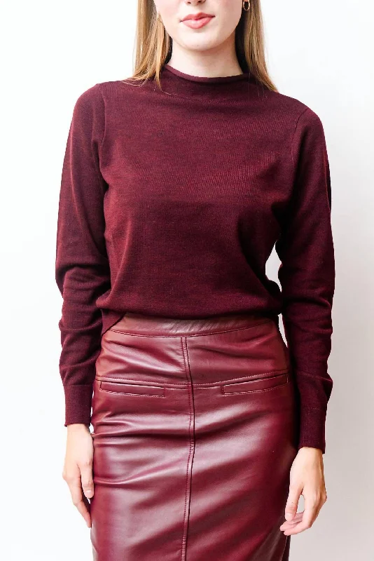 Classic Design Gwen Sweater In Burgundy