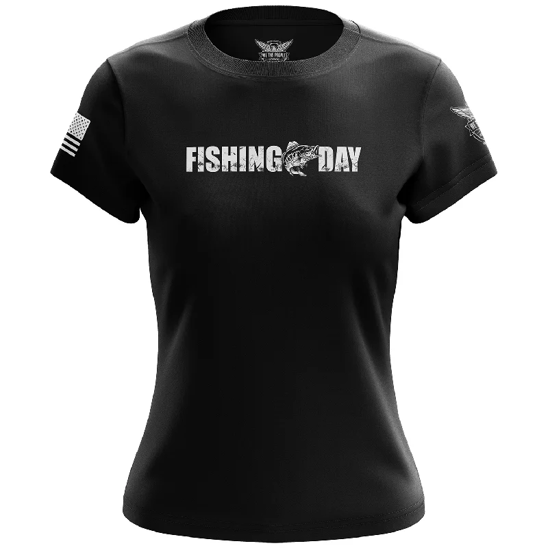 Cozy Fit Fishing Day Women's Short Sleeve Shirt