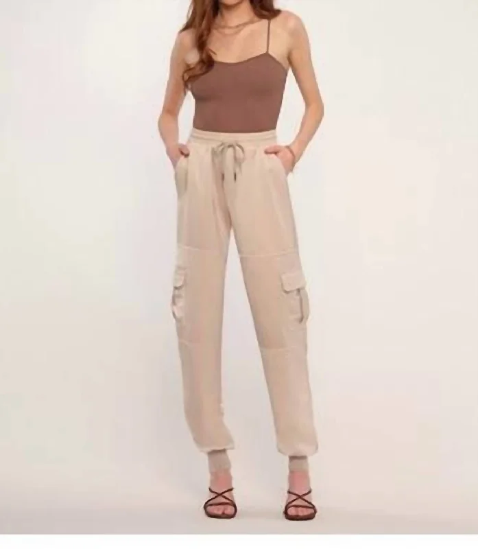 Sports Trend Benton Pant In Bisque